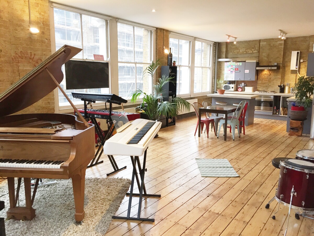 Converted Warehouse Space in Shoreditch